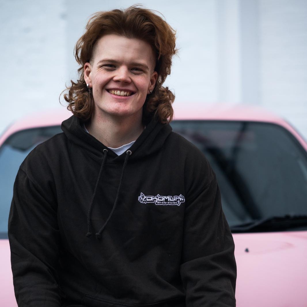 "Essential" Black Embroidered hoodie